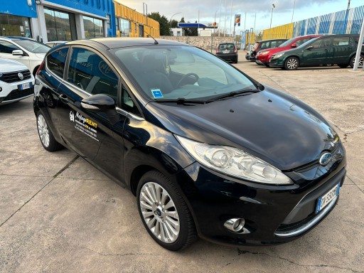 Auto Mejlogu - Autosalone concessionaria a Thiesi in provincia di Sassari - Noleggio breve termine a Thiesi - Mejlogu Rent - Ford Fiesta 1,2 Benzina