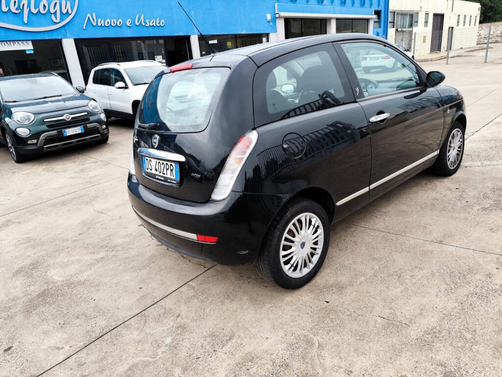 Lancia Lancia Ypsilon 1.3 MJT 75 CV Oro