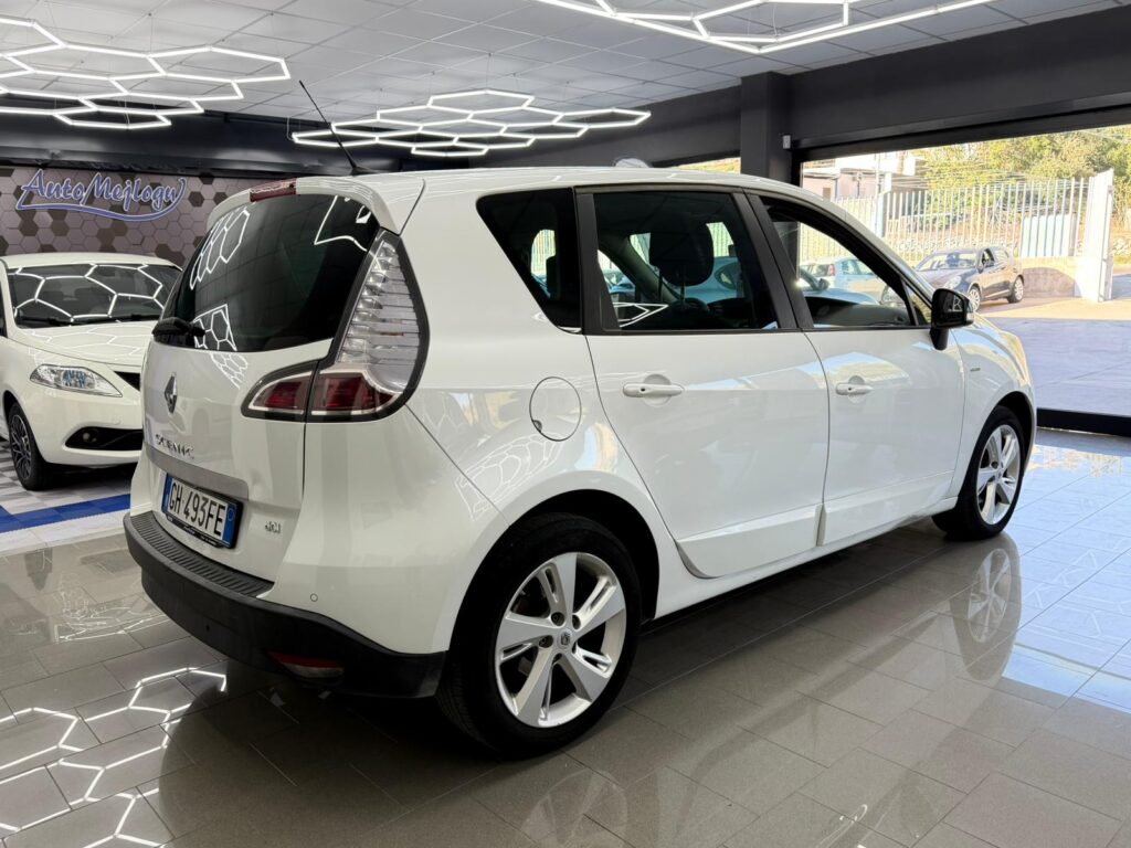 Renault SCENIC X-MOD